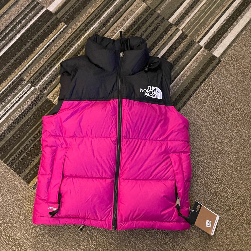 Brand new with tags Women’s 1996 Retro Nuptse Vest